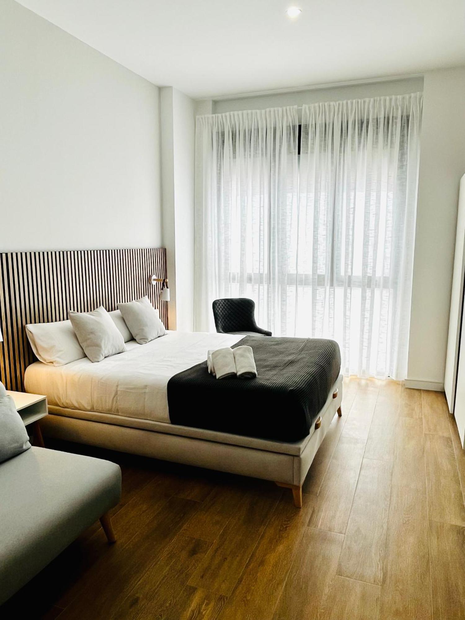 Travel Habitat Mediterranean Suites Valência Quarto foto